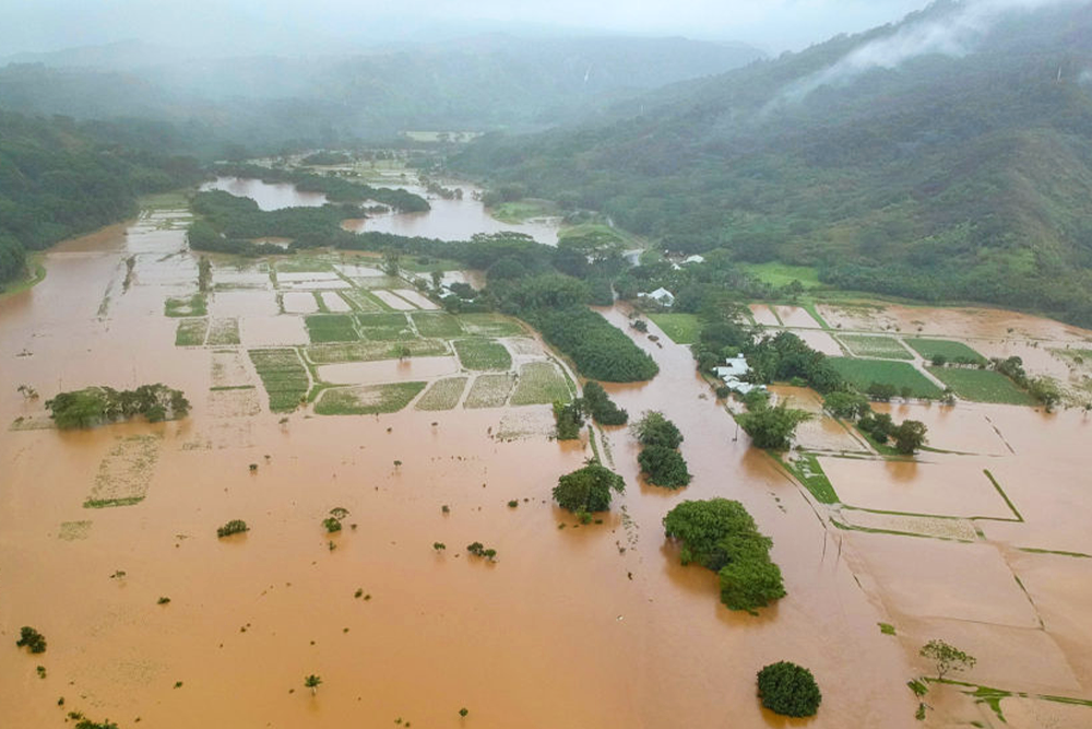  Community Response and Recovery After Kaua‘i and O‘ahu Flood 